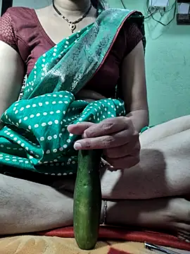 Snapshot of Geeta-143 chatting on November 18, 2025, 9:45 am Geeta-143 online show from November 18, 2025, 9:45 am