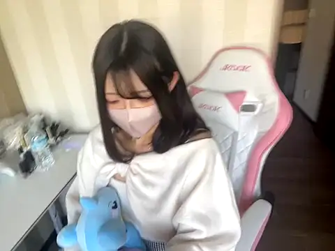 Snapshot of amu_nyan_cute chatting on November 14, 2025, 4:05 am amu nyan cute online show from November 14, 2025, 4:05 am