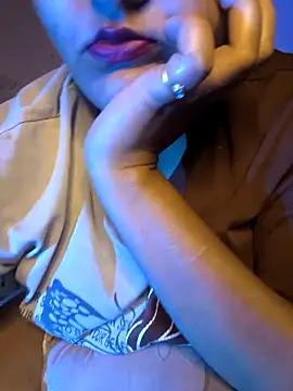 Snapshot of drakezone chatting on March 14, 2026, 4:13 pm drakezone online show from March 14, 2026, 4:13 pm