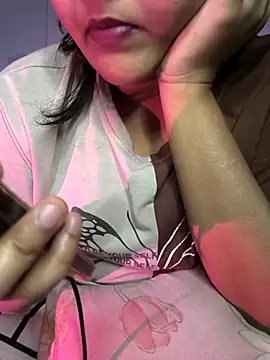 Snapshot of drakezone chatting on March 12, 2026, 4:11 pm drakezone online show from March 12, 2026, 4:11 pm