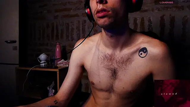 CaramelToy online show from March 6, 2026, 4:02 pm