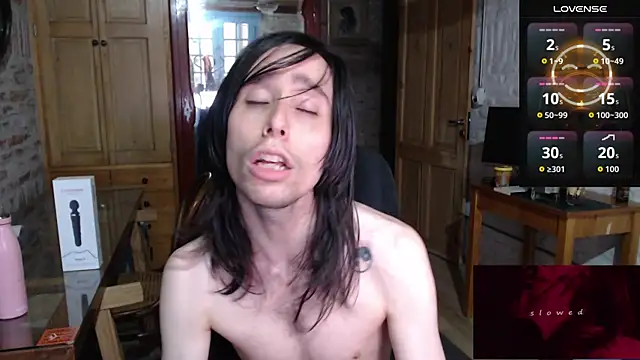 CaramelToy online show from November 11, 2025, 4:13 pm