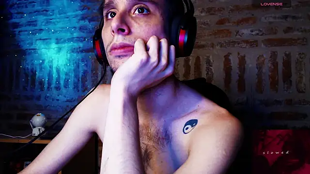 CaramelToy online show from March 3, 2026, 4:08 am