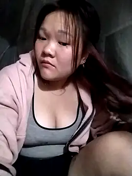 Snapshot of m-mbae chatting on February 23, 2026, 6:08 pm m-mbae online show from February 23, 2026, 6:08 pm