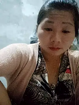 vangkt-cute online show from November 14, 2025, 2:21 pm