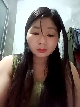 vangkt-cute online show from May 3, 2026, 8:12 pm