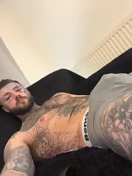 magicmichaell online show from March 18, 2026, 9:56 am