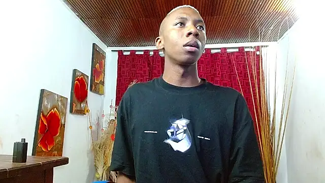 Miilo18 online show from February 3, 2026, 4:32 am