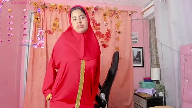 NaylaAbadi online show from January 19, 2026, 1:59 pm