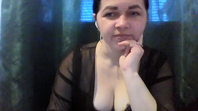 Vitalina282128 online show from April 28, 2026, 6:40 am