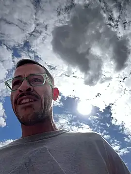 Snapshot of Lucasjandre chatting on July 6, 2026, 3:03 pm Lucasjandre online show from July 6, 2026, 3:03 pm
