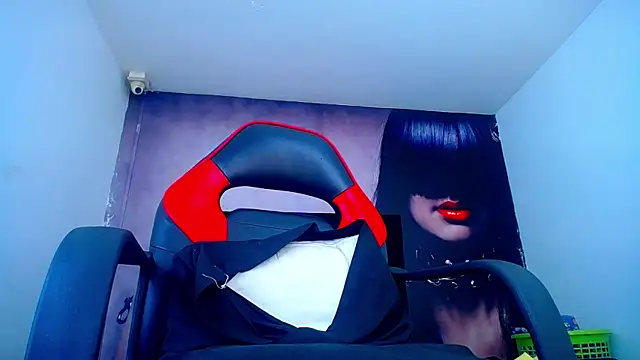 DOMINIT HOTS7 online show from November 12, 2025, 3:21 am