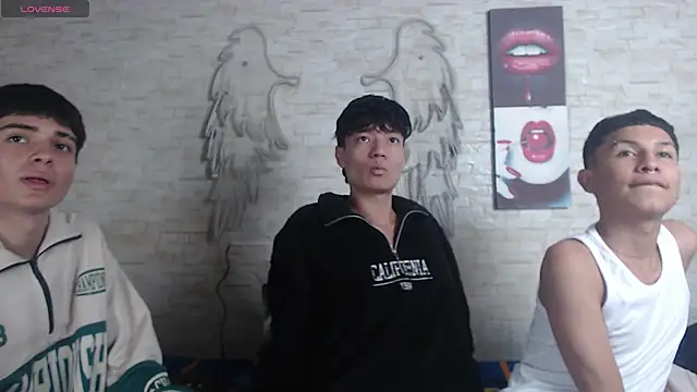 axel milo kairo and noa online show from December 5, 2025, 4:22 am