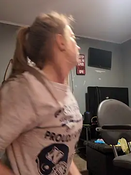 sexxxilexxxi44 online show from May 6, 2026, 3:43 am