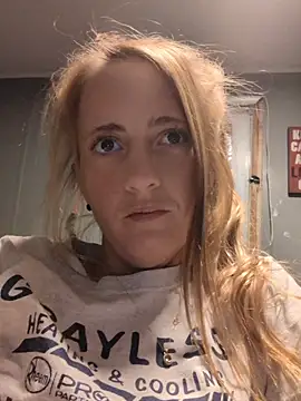 sexxxilexxxi44 online show from May 5, 2026, 7:44 am