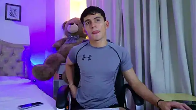 estebanperez 26 online show from June 10, 2026, 7:59 pm