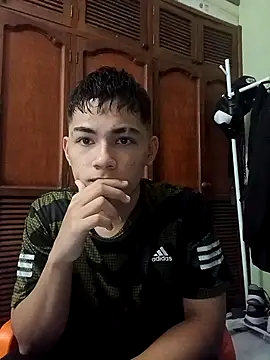 Santiagooo1233 online show from November 17, 2025, 2:15 am