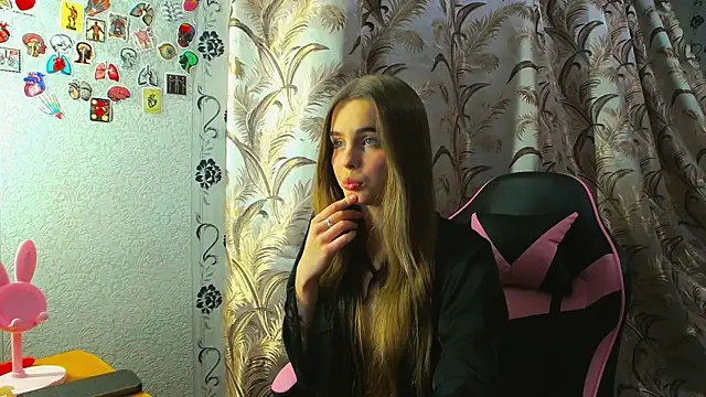 AlicaLOVEalisa777 online show from January 8, 2026, 4:35 pm