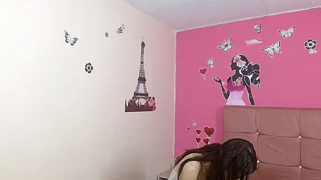 madalia303av online show from November 23, 2025, 4:00 am