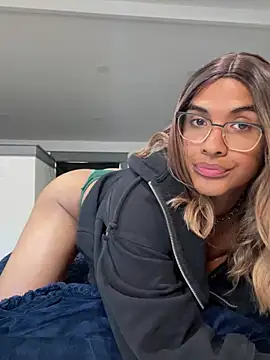 Ashleythelatina online show from April 20, 2026, 4:19 pm