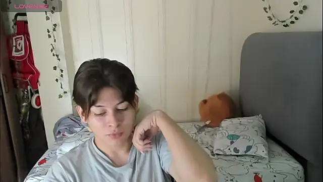 Snapshot of Felix_kitty chatting on March 13, 2026, 8:14 pm Felix kitty online show from March 13, 2026, 8:14 pm