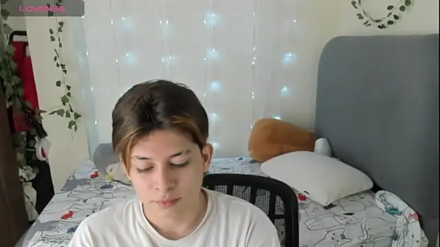 Felix kitty online show from November 29, 2025, 7:25 pm