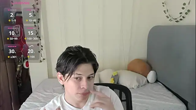 Snapshot of Felix_kitty chatting on March 8, 2026, 7:28 pm Felix kitty online show from March 8, 2026, 7:28 pm