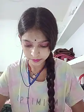 Snapshot of Mohnicute chatting on May 25, 2026, 7:12 pm Mohnicute online show from May 25, 2026, 7:12 pm