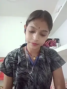 Snapshot of Mohnicute chatting on May 13, 2026, 7:32 pm Mohnicute online show from May 13, 2026, 7:32 pm