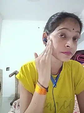 Snapshot of Mohnicute chatting on July 1, 2026, 6:52 pm Mohnicute online show from July 1, 2026, 6:52 pm
