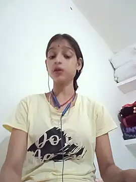 Snapshot of Mohnicute chatting on July 26, 2026, 6:15 pm Mohnicute online show from July 26, 2026, 6:15 pm