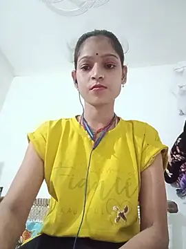 Snapshot of Mohnicute chatting on July 4, 2026, 7:29 pm Mohnicute online show from July 4, 2026, 7:29 pm