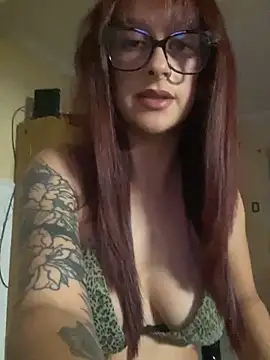 Taurina0105 online show from November 26, 2025, 4:12 am