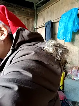 girl-hot2x online show from December 19, 2025, 1:53 am