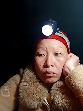 girl-hot2x online show from February 14, 2026, 12:16 pm