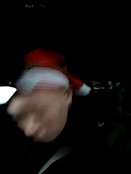 girl-hot2x online show from December 18, 2025, 1:37 pm