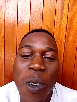 Snapshot of Mc02 chatting on November 11, 2025, 12:44 pm Mc02 online show from November 11, 2025, 12:44 pm