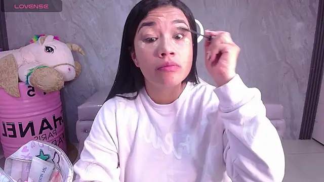 Snapshot of Violetta_jhonson_a chatting on November 20, 2025, 3:29 am Violetta jhonson a online show from November 20, 2025, 3:29 am