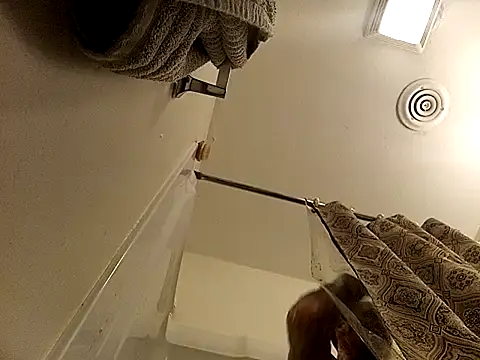 henrywinkle82 online show from November 11, 2025, 4:02 pm