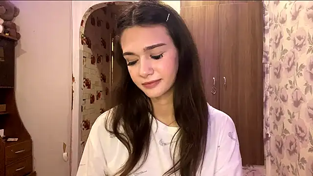 EunHendericks online show from November 14, 2025, 11:14 am