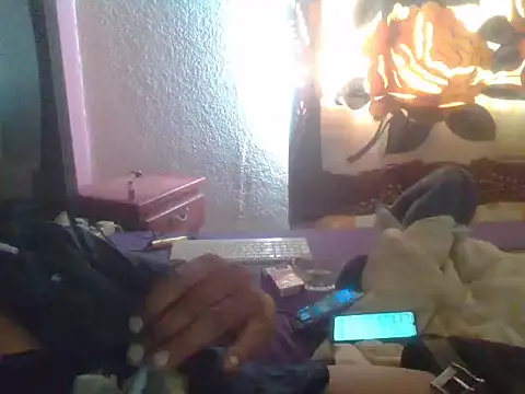 pareja4018 online show from November 25, 2025, 3:34 pm