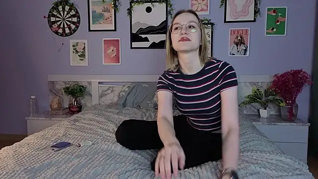 Snapshot of blossomguilt chatting on November 13, 2025, 11:25 am blossomguilt online show from November 13, 2025, 11:25 am