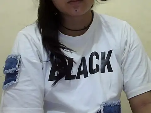 Snapshot of Anika_Singh chatting on June 15, 2026, 10:04 am Anika Singh online show from June 15, 2026, 10:04 am