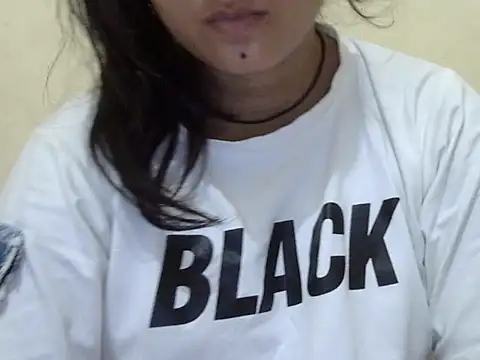 Snapshot of Anika_Singh chatting on June 14, 2026, 5:19 am Anika Singh online show from June 14, 2026, 5:19 am