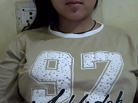 Snapshot of Anika_Singh chatting on May 13, 2026, 4:19 am Anika Singh online show from May 13, 2026, 4:19 am