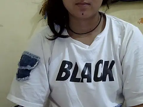 Snapshot of Anika_Singh chatting on May 19, 2026, 4:19 am Anika Singh online show from May 19, 2026, 4:19 am