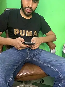 hotyyyyjonny online show from June 19, 2026, 4:02 pm