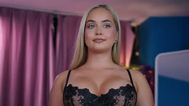 ElyssawetXX online show from August 5, 2026, 6:57 pm