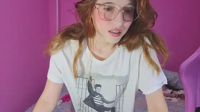 Snapshot of giseselle chatting on April 8, 2026, 9:38 pm giseselle online show from April 8, 2026, 9:38 pm