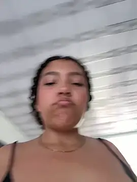 PetiteKattia online show from February 1, 2026, 8:18 pm